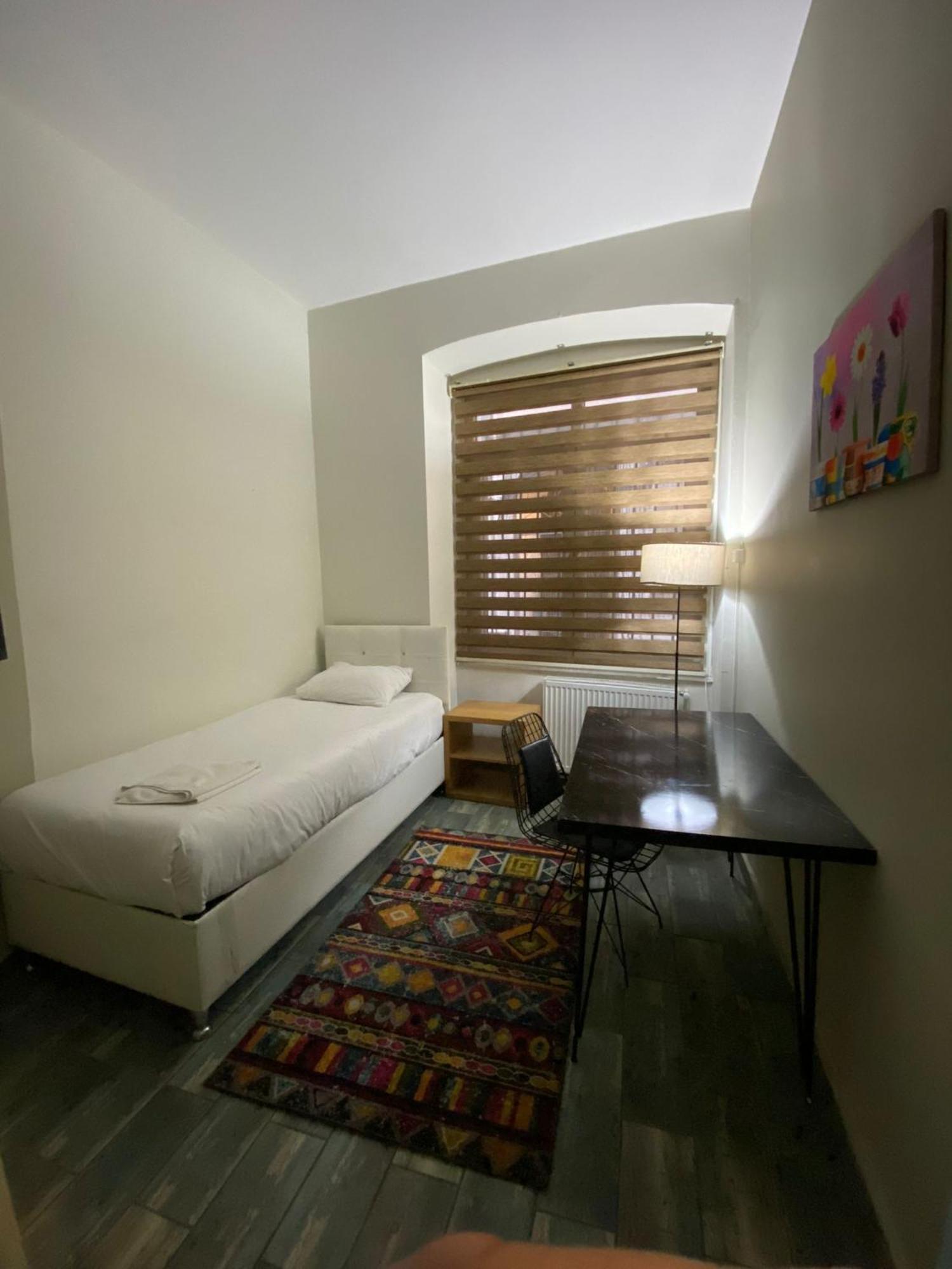 Ferienwohnung Taksim Sofa House By Rodin Istanbul Exterior foto