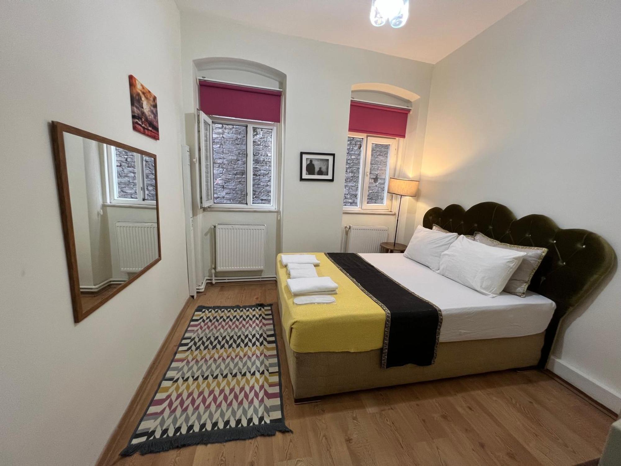 Ferienwohnung Taksim Sofa House By Rodin Istanbul Exterior foto